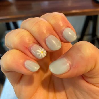 Mellow Bar - Separation on thumb and middle finger - Nail Salons Near Me - New York, New York Mellow Bar - Separation on thumb and middle finger - Nail Salons Near Me - New York, New York