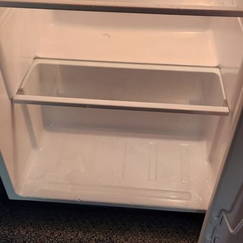 The Royal Napanee Inn - Fridge was full of water. - Hotels Near Me - Napanee, Ontario