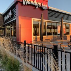 Wendy's - Wendy's entrance