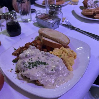 Cafeteria 15L - Chicken Fried Steak - Breakfast & Brunch Near Me - Sacramento, California