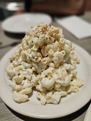 Side Street Inn by null