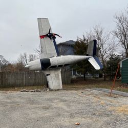 Pizza Shack - Airplane takes down Superman in Iowa