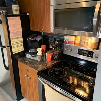 Jasper Heights - Kitchen - Property Management Near Me - Edmonton, Alberta Jasper Heights - Kitchen - Property Management Near Me - Edmonton, Alberta