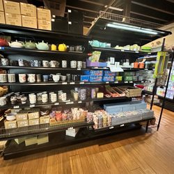Kobe Mini Mart - Kitchen utensils