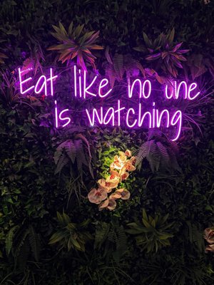 Lola Restaurant & Grill by null