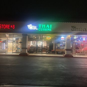 OM Thai Cuisine Camarillo - Front of restaurant looking looking from the parking lot. - Thai Near Me - Camarillo, California OM Thai Cuisine Camarillo - Front of restaurant looking looking from the parking lot. - Thai Near Me - Camarillo, California