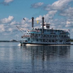 Riverboat Twilight - Cruising downstream on Pool 13