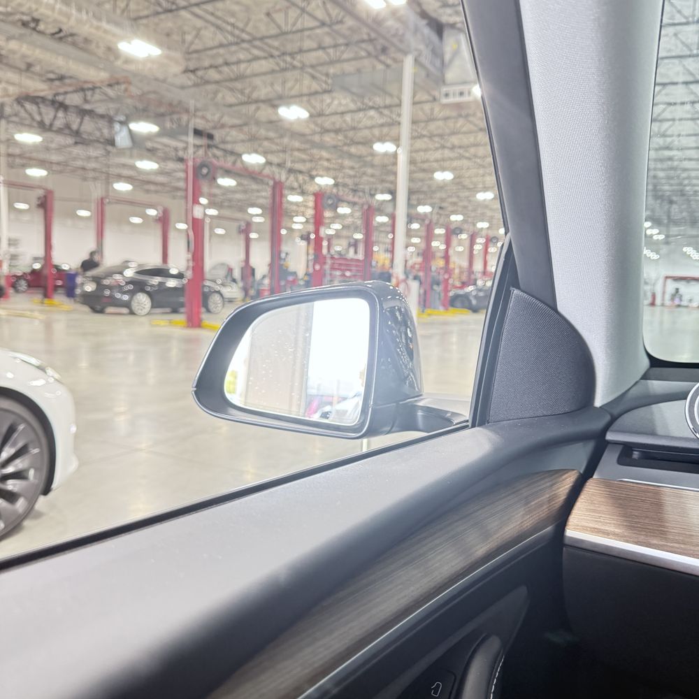 Tesla - inside the service center - Car Dealers Near Me - Santa Clarita, California Tesla - inside the service center - Car Dealers Near Me - Santa Clarita, California