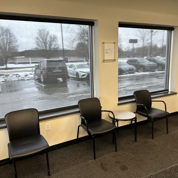 Enterprise Rent-A-Car - Seating area - Car Rental Near Me - Indianapolis, Indiana