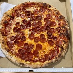 Meh Where Did the Flavor Go? At LEAST there's sufficient pepperoni present. These days it's more like a budget pizza joint. Meh Where Did the Flavor Go? At LEAST there's sufficient pepperoni present. These days it's more like a budget pizza joint.