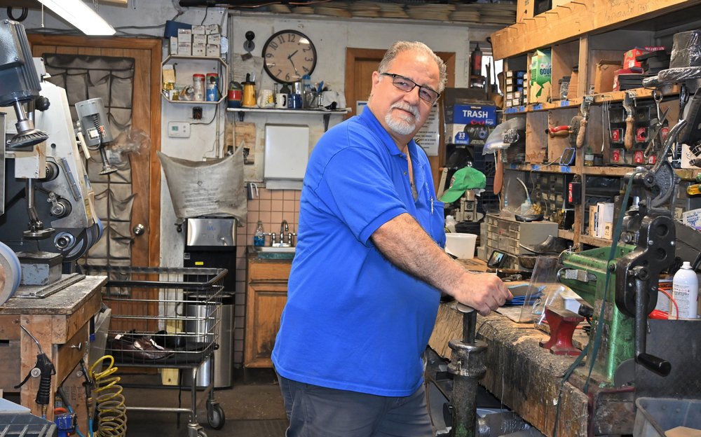 EXPERT SHOE & LUGGAGE REPAIR Updated September 2024 143 Photos & 77