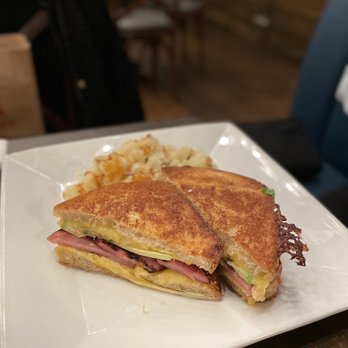 Jane Doe Lounge - Cocktail Bars Near Me - New York, New York