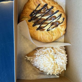 Dos Hermanos Bakery - Bakeries Near Me - Beaverton, Oregon