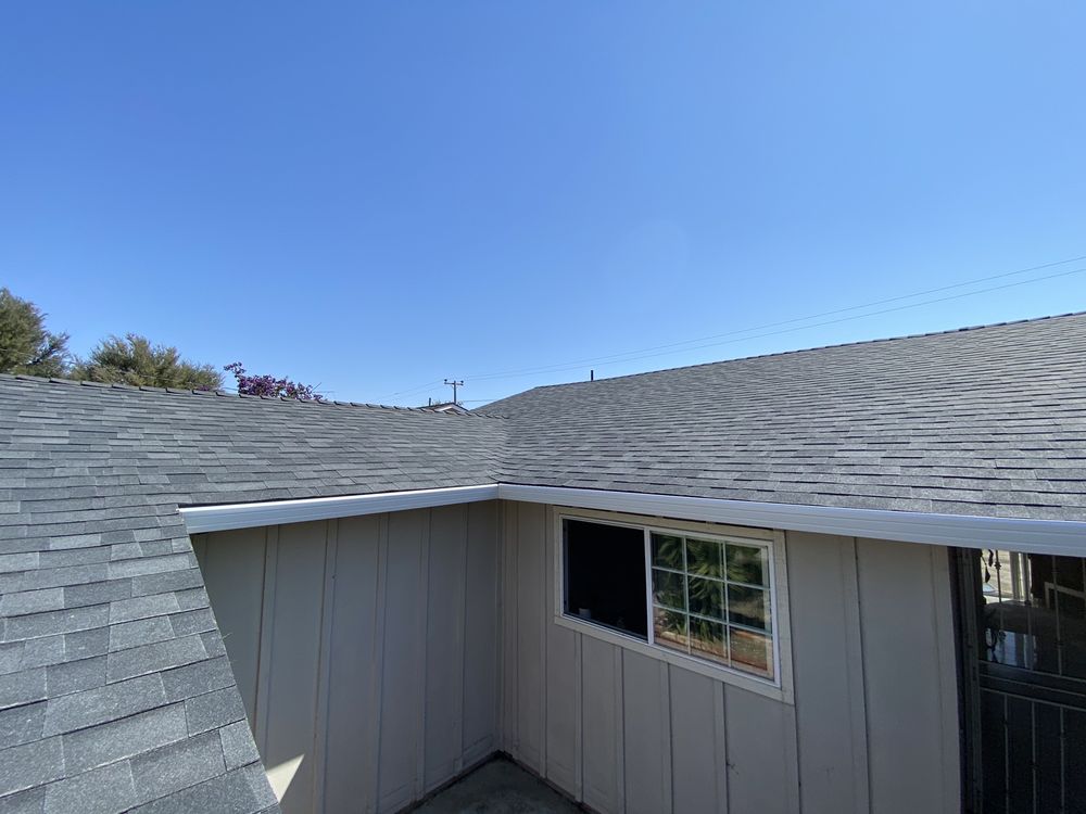 Slide of Williams Roofing