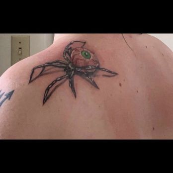 Gaslamp Tattoo Gallery - Eyeball Spider - Tattoo Near Me - Yucaipa, California