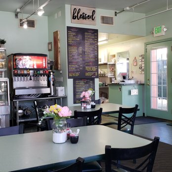 Bullzz-Eye BBQ - The cozy inside with large menu on the wall - Barbeque Near Me - Hagerman, Idaho