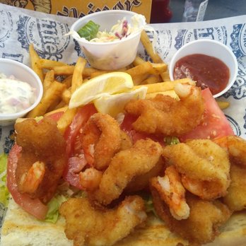 Willie's Grill & Icehouse - Nice Loaded Po Boy - American Near Me - Conroe, Texas