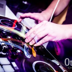Othello Bar - DJ @ work