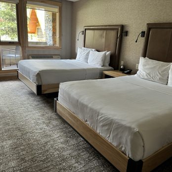 Moose Hotel & Suites - Hotels Near Me - Banff, Alberta Moose Hotel & Suites - Hotels Near Me - Banff, Alberta