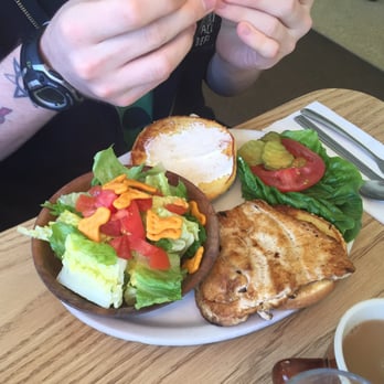 Varsity Inn Restaurant - Chicken sandwich - Diners Near Me - Seattle, Washington