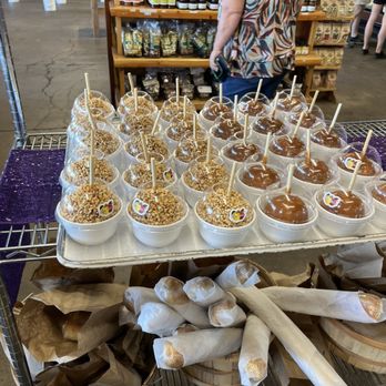 Boa Vista Orchards - Caramel apples - Fruits & Veggies Near Me - Placerville, California Boa Vista Orchards - Caramel apples - Fruits & Veggies Near Me - Placerville, California