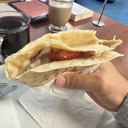 Cheesecake crepe with strawberries
