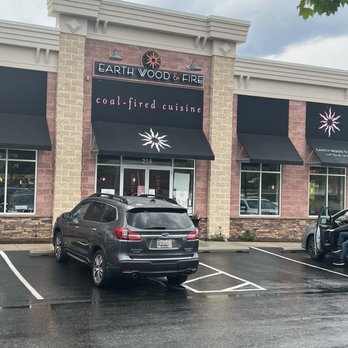Earth, Wood & Fire - Fallston - Restaurant Entrance - Pizza Near Me - Fallston, Maryland