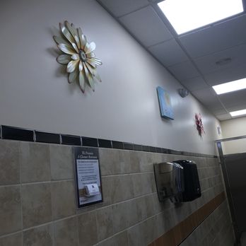 Minit Mart - Women's restroom- cozy - Gas Stations Near Me - Arvin, California
