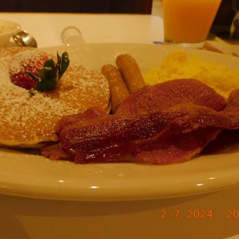 Maryjane's - Some of the many great breakfasts they serve at Mary Janes with the extra morning touch and the bacon hot. - American Near Me - San Diego, California