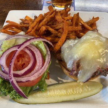 Snake River Brewing - Bison Burger - Brewpubs Near Me - Jackson, Wyoming