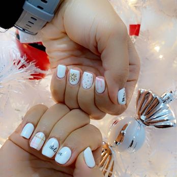 Solo Nails - Christmas nails - Nail Salons Near Me - Los Angeles, California