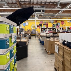 Pic 'N' Save Bargains - Interior.