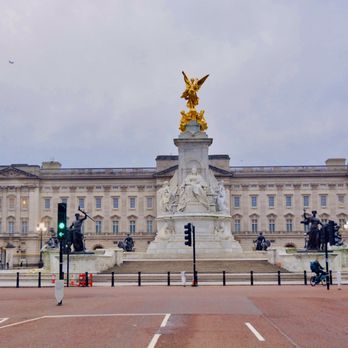 Buckingham Palace - Buckingham Palace_Yelp_Sanju-1 - Landmarks & Historical Buildings Near Me - London, XGL