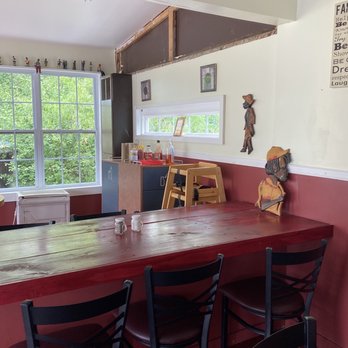 Redman's Chicken n' Ribs - More seating - Southern Near Me - Geneva, New York