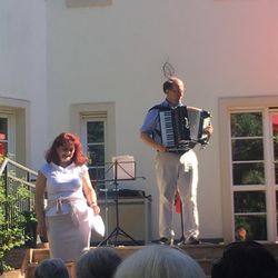 Kohlenkeller - Witziger Auftakt -Die Gastgeber #Kohlenkeller am Mexikoplatz
