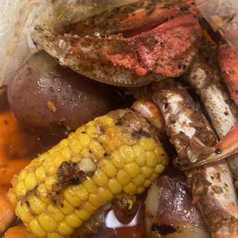 The Crab Barrack - Dungeness & headless shrimp combo - Seafood Near Me - Irondale, Alabama