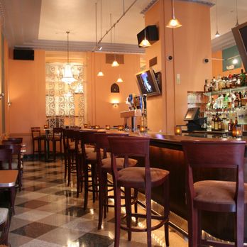 Ambassador Hotel Milwaukee - Envoy Lounge - Hotels Near Me - Milwaukee, Wisconsin