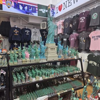 NY Gifts NY - Souvenir Shops Near Me - New York, New York NY Gifts NY - Souvenir Shops Near Me - New York, New York