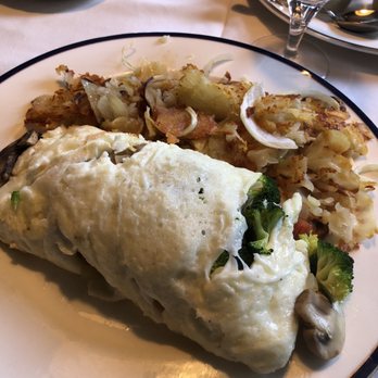 Pacific Dining Car - Egg white omelette with lyonnaise potatoes - Steakhouses Near Me - Los Angeles, California