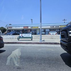 Arleta Plaza - The plaza shop