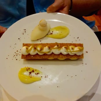 Mon Petit Café - Mon Petit Café. Lemon Tart (lemon cream, lemon biscuit, meringue, lime sorbet / €9). Heavenly. - French Near Me - Nice, 06