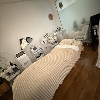 Transforms Head & Beauty Spa - Day Spas Near Me - San Mateo, California Transforms Head & Beauty Spa - Day Spas Near Me - San Mateo, California