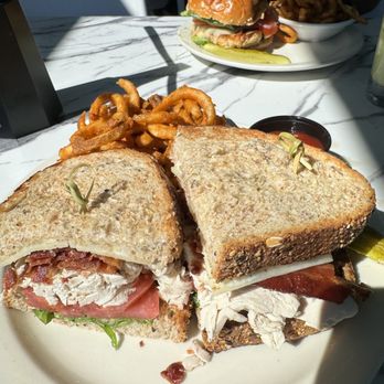 Martha's - American Near Me - Hermosa Beach, California