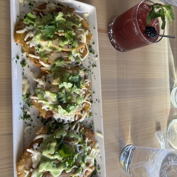 Alchemy Restaurant - Tostones alchemy with chicken and the blackberry bourbon drink - Venezuelan Near Me - Prospect, Kentucky