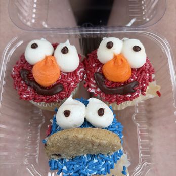 Cramer Bakery - Elmo and Cookie Monster Cupcakes - Bakeries Near Me - Yardley, Pennsylvania