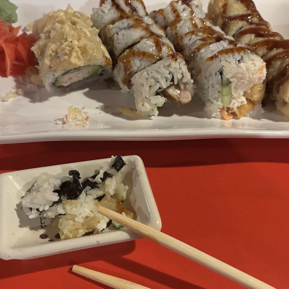 Sushi Te - No plate? Yes we were left to use our soy/wasabi vessel. - Japanese Near Me - Mission, British Columbia