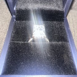 Nathan's Lynnhaven Pawn Shop - certified 4.58 ct(s) twt Radiant Diamond (Lab Created) Nathan's Friendly Loaner kindly offered me "gold price" for