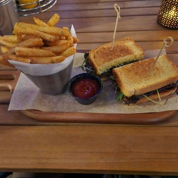 Clara's Junction - Tri-tip sandwich - Barbeque Near Me - Santa Clara, California