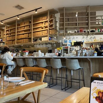 Sunnyside Pizzeria - Bar Area - Italian Near Me - Atlanta, Georgia