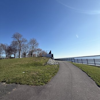 Crescent Park - Parks Near Me - East Providence, Rhode Island